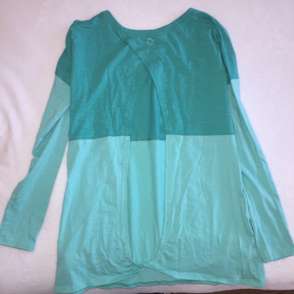 Tasc Performance Open Back Keyhole Top - Picture 4 of 4